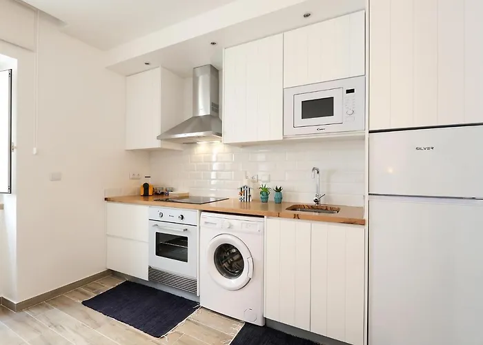 Sea & Sun Ii Nazaré